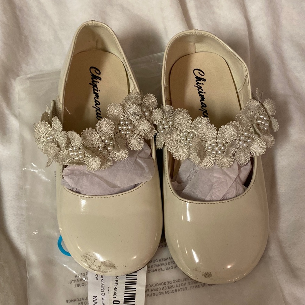 Girls Flats Velcro with Lace & Pearls size kids 10.5-11.5 (29 EU)